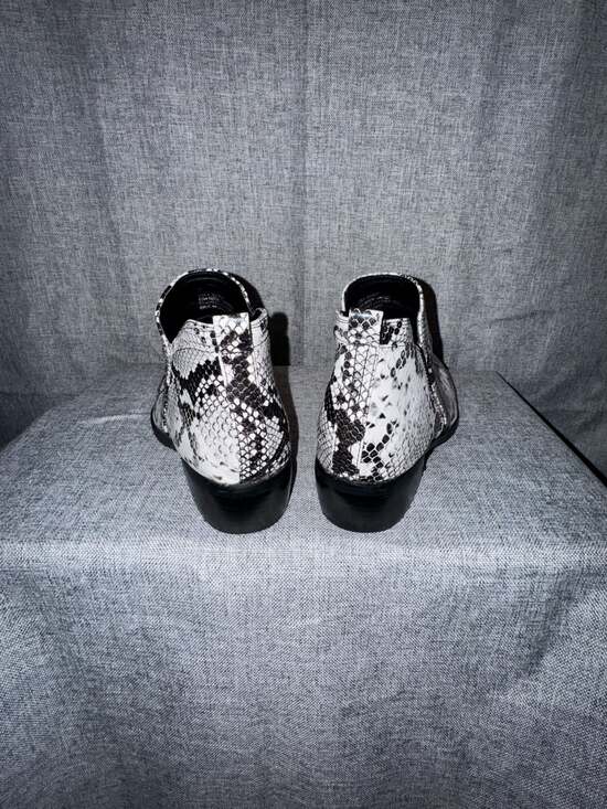 Lucky Brand Women's Basel Black / White Snake Low Cut Ankle Booties - .com, - Picture 3 of 6